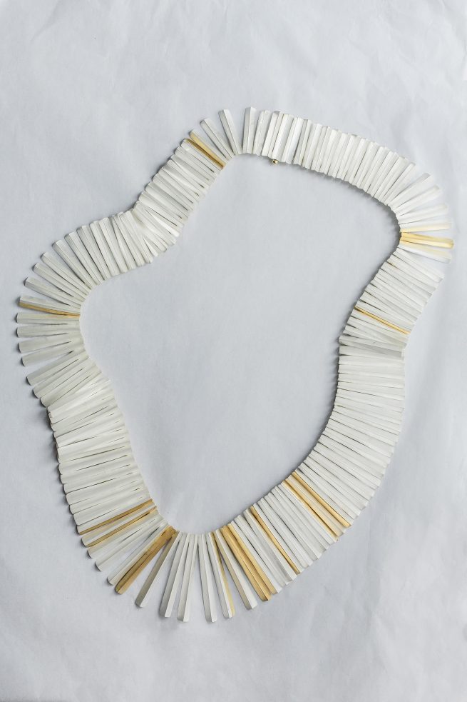 Halsschmuck, Gold, Silber, Weiß gesiedet, 1986