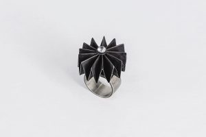 Ring, Silber oxidiert, Bergkristall, 1984