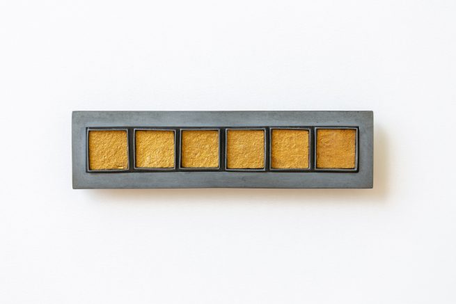 Brosche, montiert Silber oxydiert, Goldfarbe oder Farbtöpfchen, montiert