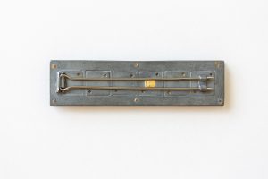 Brosche, montiert Silber oxydiert, Goldfarbe oder Farbtöpfchen, montiert
